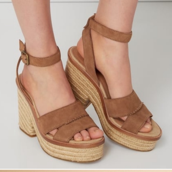ugg carine